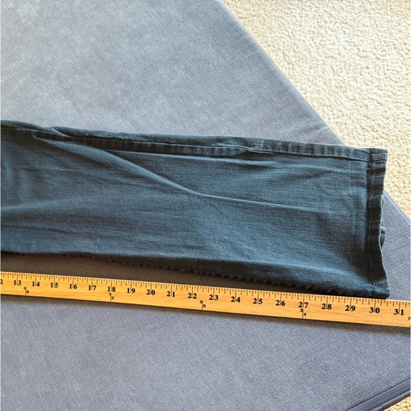 Bandolino Womens Jeans SZ 12 Blue Denim Samantha Style Midrise Straight Pocket - Picture 10 of 10